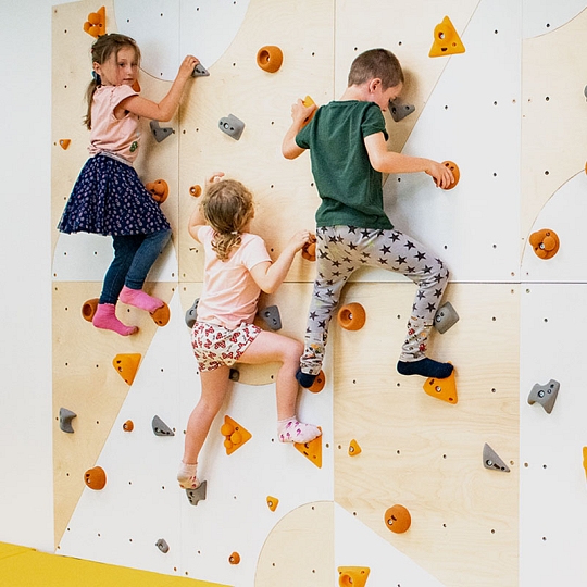 Group climbing
