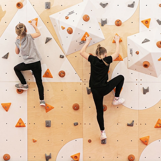 Group climbing
