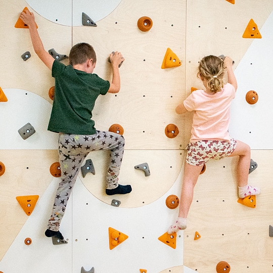 Group climbing